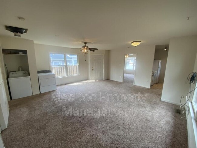 Foto del edificio - 227 Bend Farm Rd