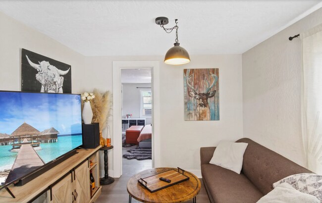Foto del edificio - **Pending Application** Cute House in Mill...