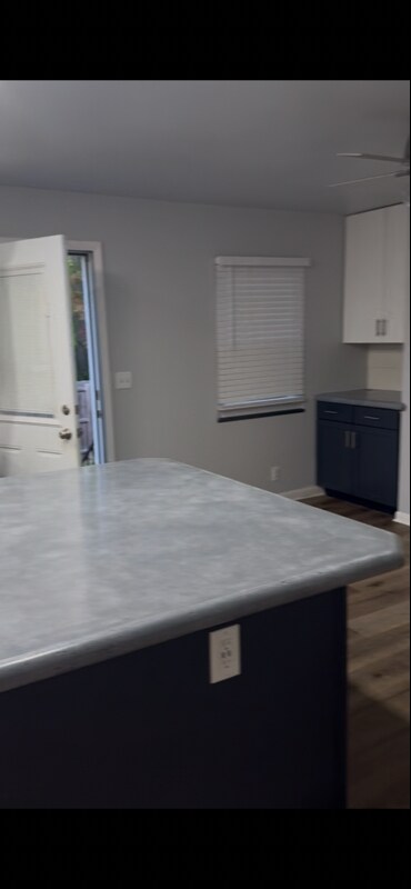 Foto del edificio - 408 Bob Ct Dr