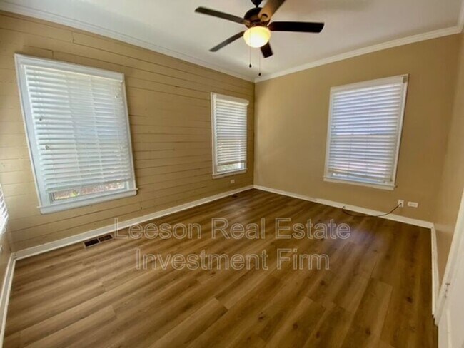 Foto del edificio - 810 Rutherford St