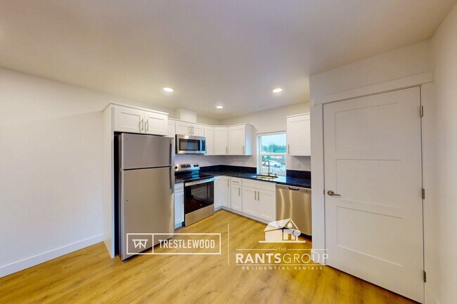 Building Photo - Brand New! Modern Home in Trestlewood – Where Comfort Meets Community!