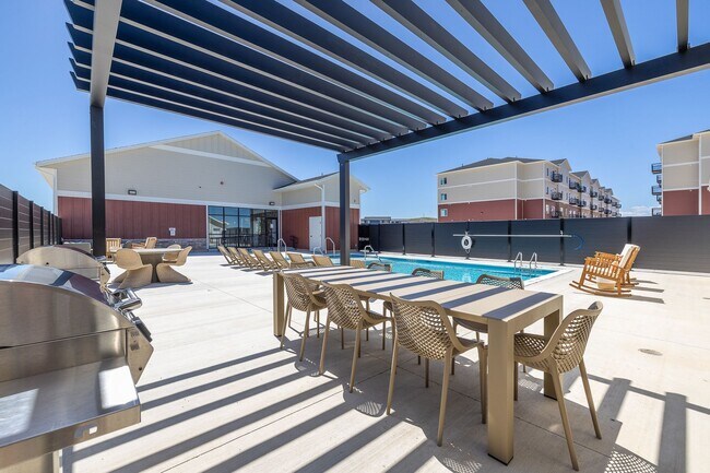 Building Photo - 10Bedrock Apartments