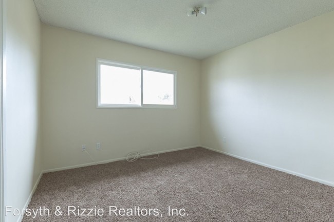 Building Photo - 3 br, 2 bath House - 3600 S. J St