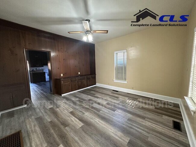 Foto del edificio - 1516 Woodley Ave