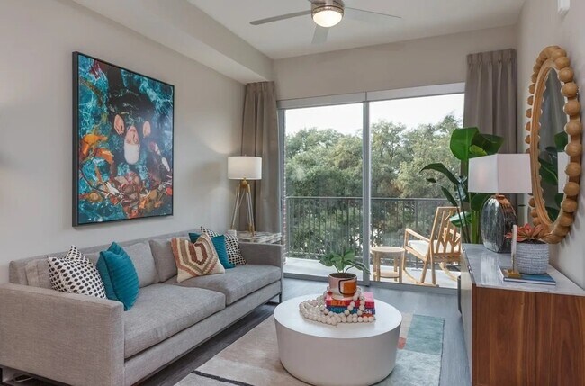 Foto del edificio - 1115 Town Creek Dr