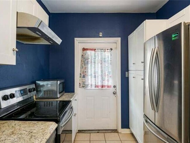 Building Photo - Modern 3BR/2BA Home in Hoffman Triangle