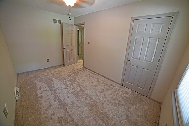 Building Photo - Amazing 3 Bedroom Home in Independence