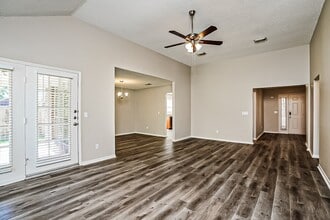 Building Photo - 3909 Spring Meadow Dr