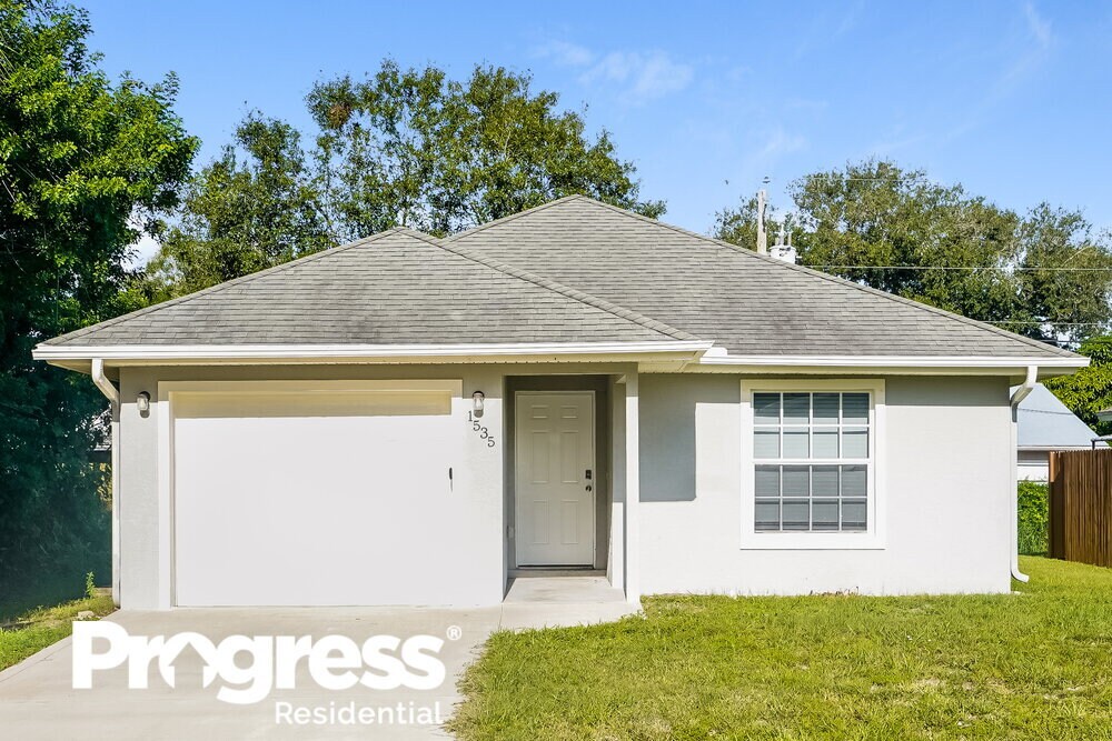 Foto principal - 1535 18th Ave SW