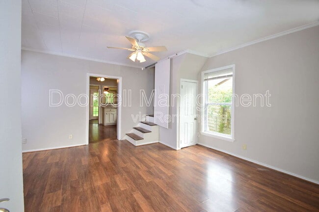 Building Photo - 113 N Birch St