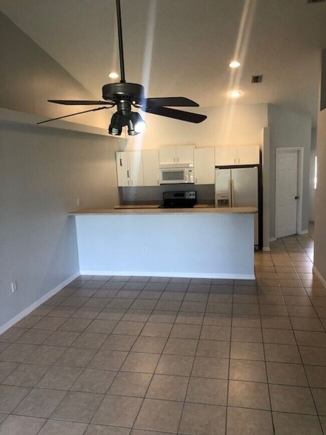 Foto del edificio - 4120/4122 SW 7th Pl