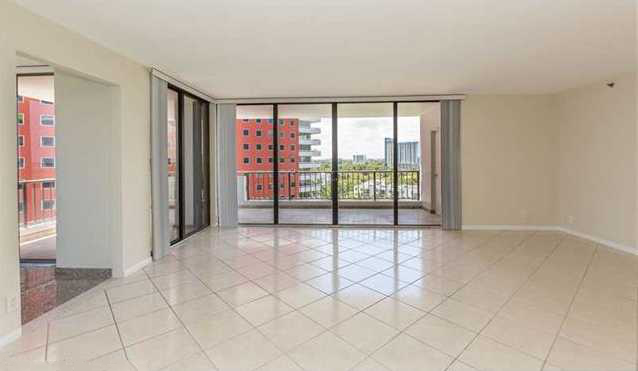 Building Photo - 1581 Brickell Ave