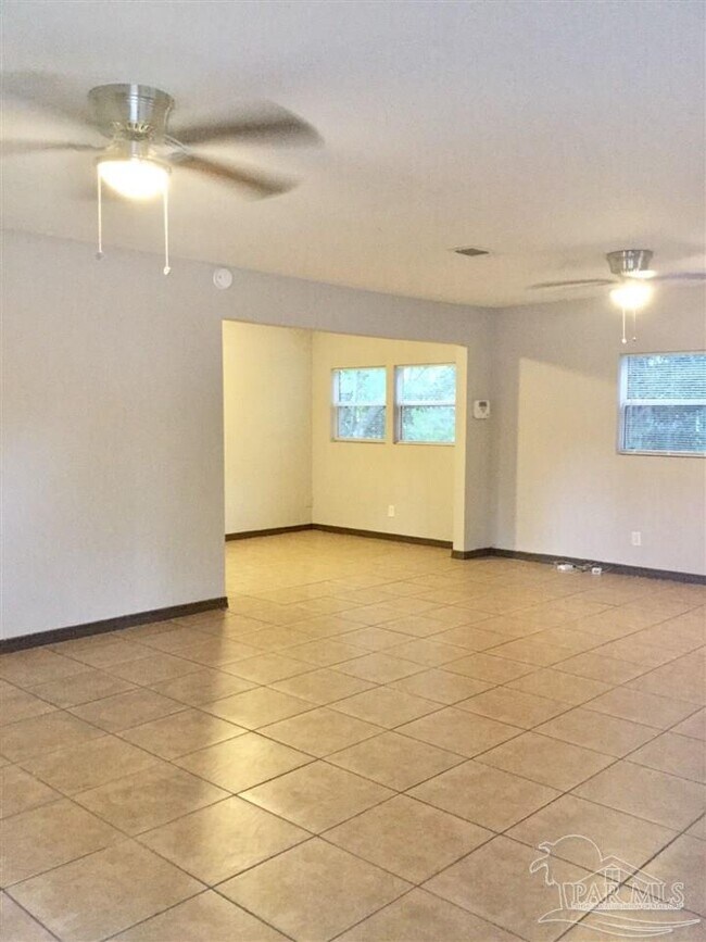 Foto del edificio - 7705 W Gadsden St