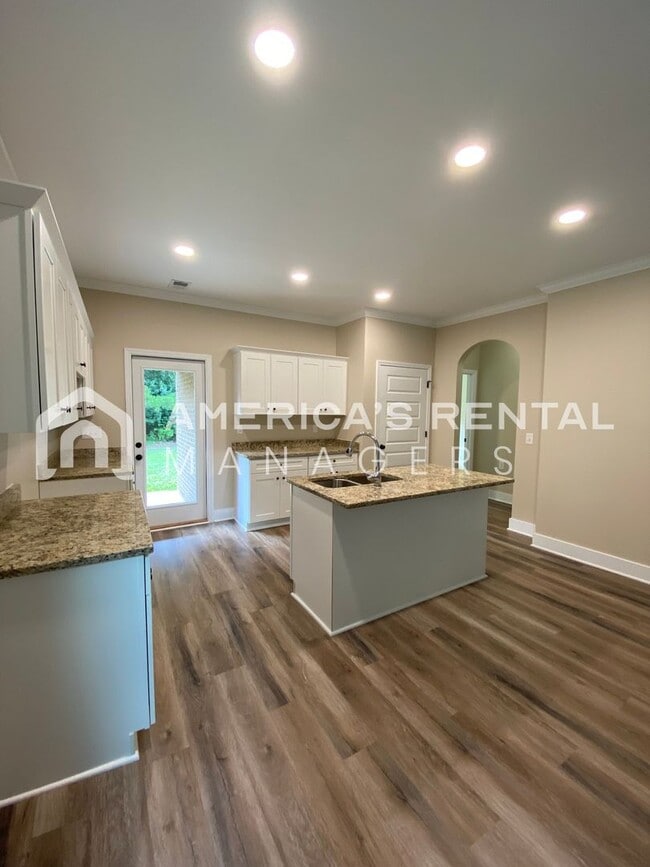 Foto del edificio - Home in Lake Cyrus!!! Available Now!
