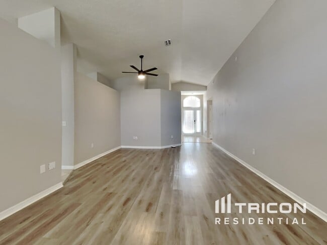 Building Photo - 7956 Floradora Dr