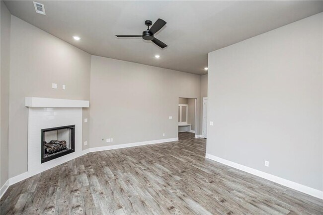 Building Photo - 1237 Seay Cir