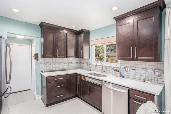 Building Photo - 1035 Wyman Dr