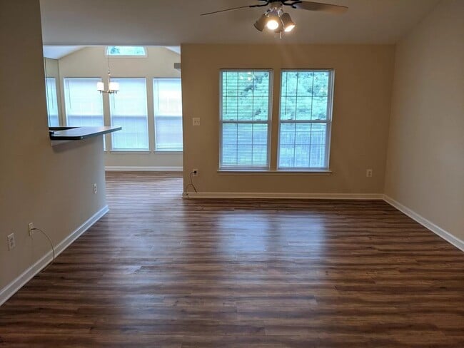Building Photo - 25910 Ridge Manor Dr