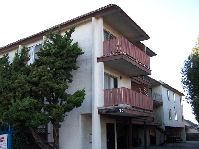 Building Photo - 132 Dutton Ave