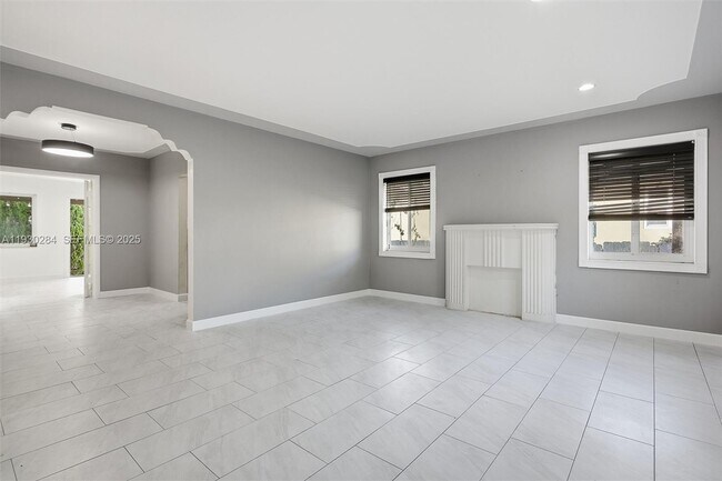 Foto del edificio - 2120 SW 16th St