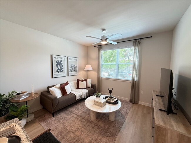 Building Photo - 1610 Campbell Rd