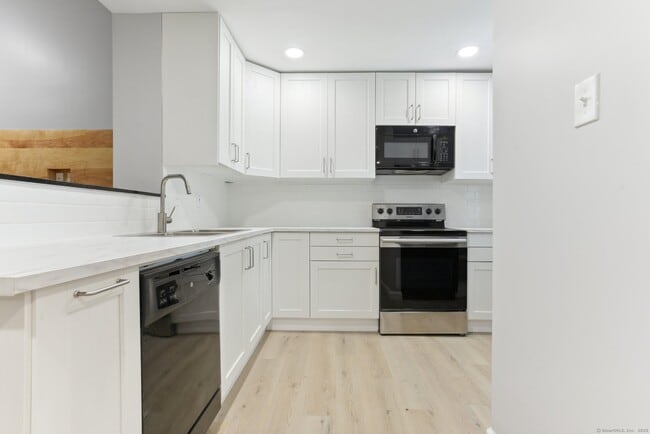Building Photo - 48 Spyglass Cir
