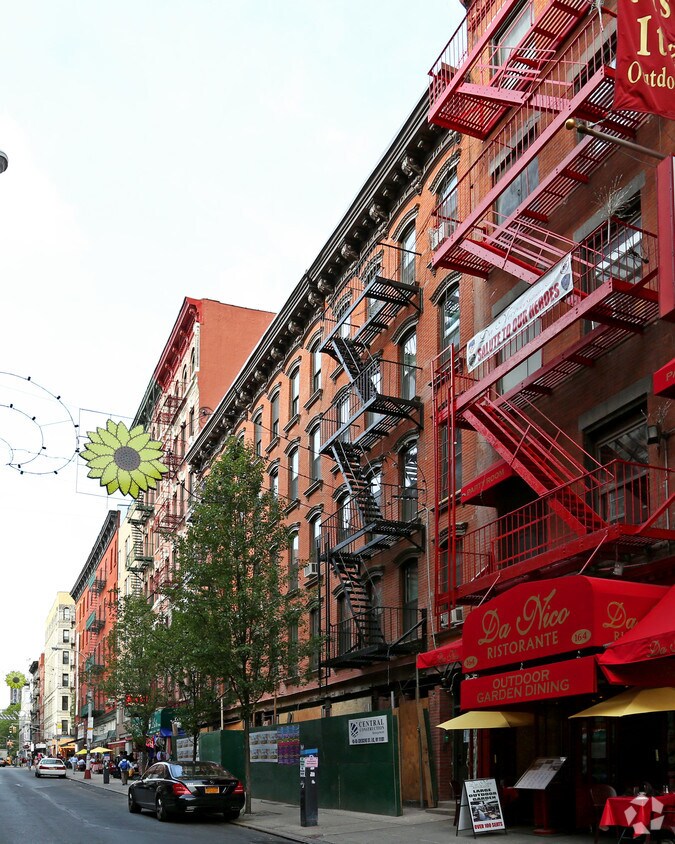 Building Photo - 170 Mulberry St