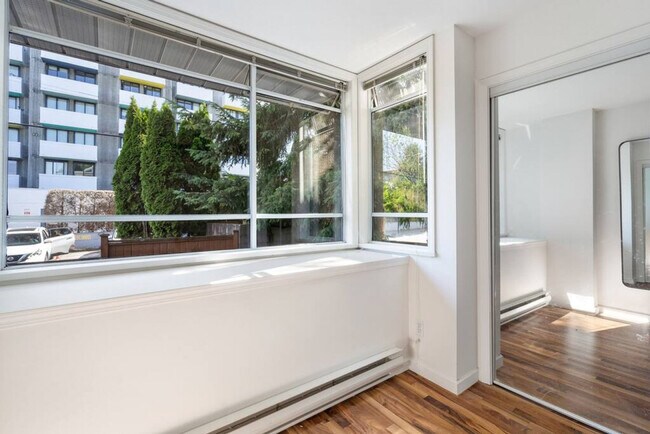 Photo du bâtiment - 1126 W 11th Ave