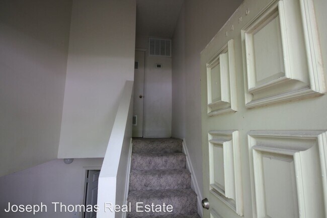 Building Photo - 1426 280 E