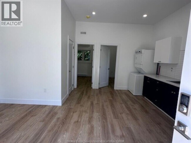 Photo du bâtiment - 1227 Curry Ave