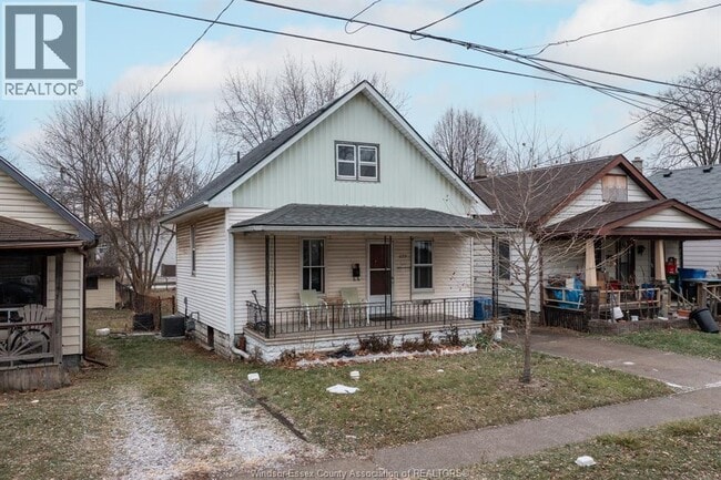 Building Photo - 623 Tournier St