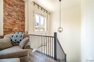 Building Photo - 340 Bird Ave