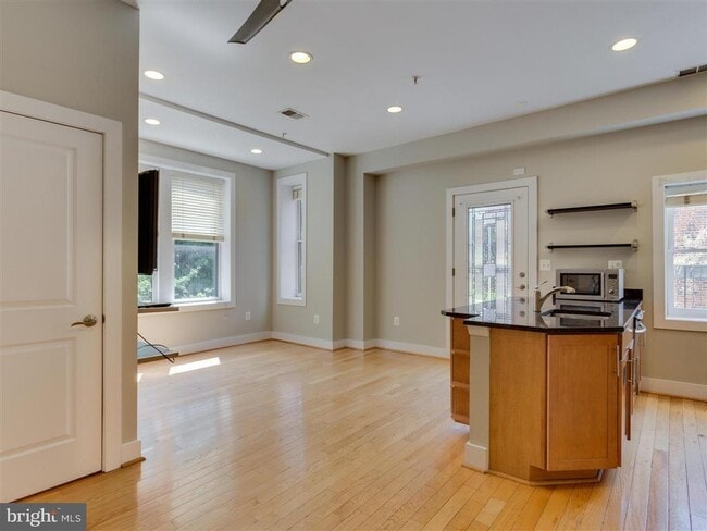 Foto del edificio - 500 M St NW