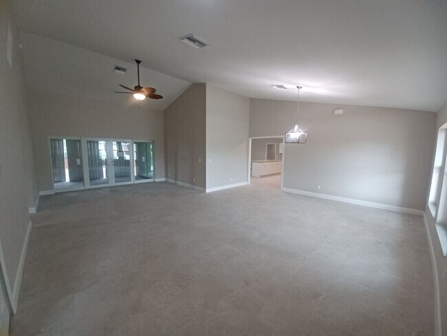Building Photo - Newly Renovated! 5 Bedroom, 3 Bath Pool Home!