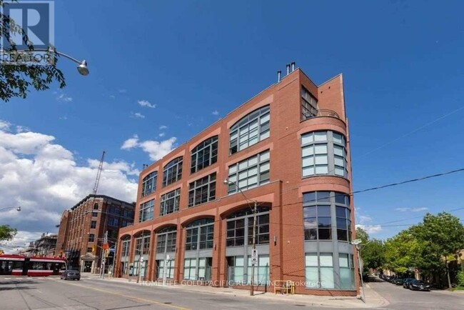 Building Photo - 393-393 King St E
