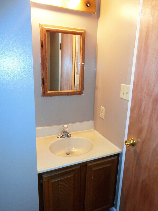 14 Windsor Ct, Millersville, PA 17551 Townhouse for Rent in