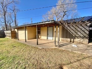 Building Photo - 2115 22nd St