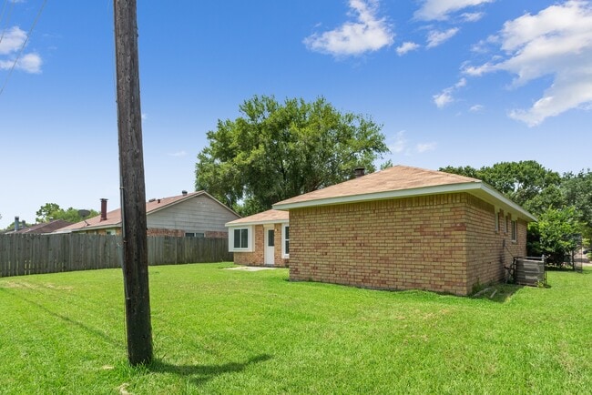 Foto del edificio - 1703 Millbury Dr