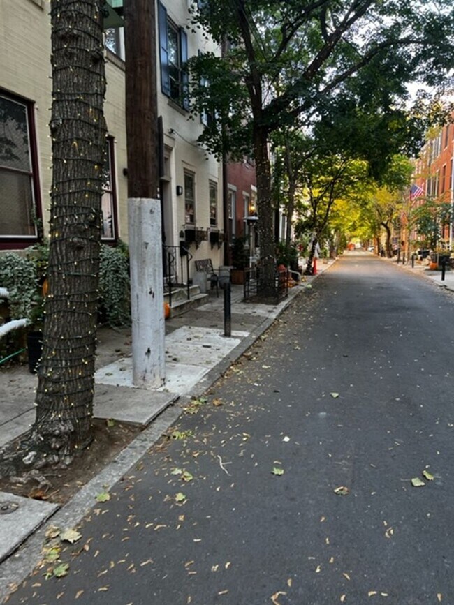 Foto del edificio - Cozy 3 bedroom townhome on Philadelphia's most magical street
