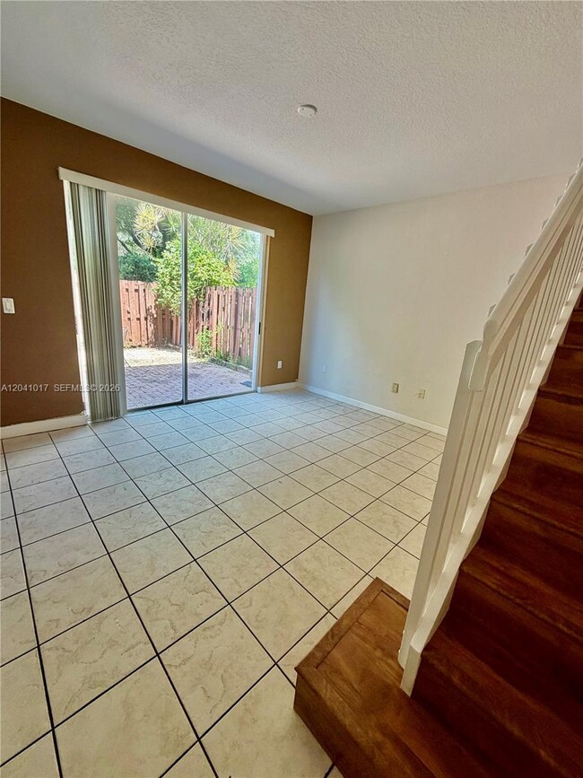 Foto del edificio - 5770 NW 113th Pl