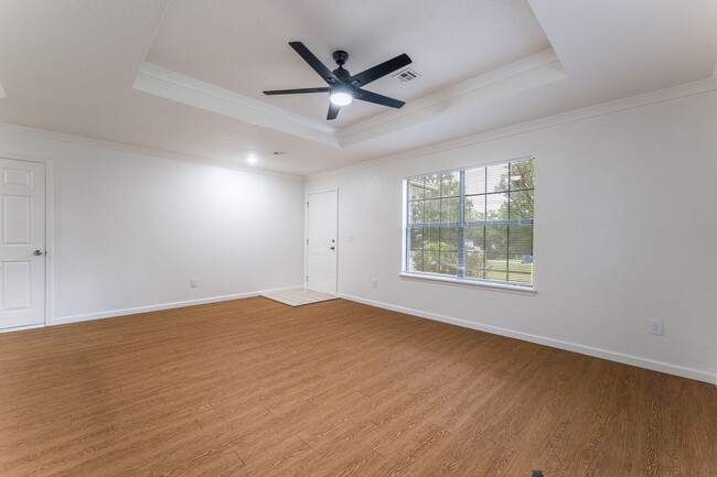 Building Photo - Welcome to this newly updated 2-bedroom, 2...