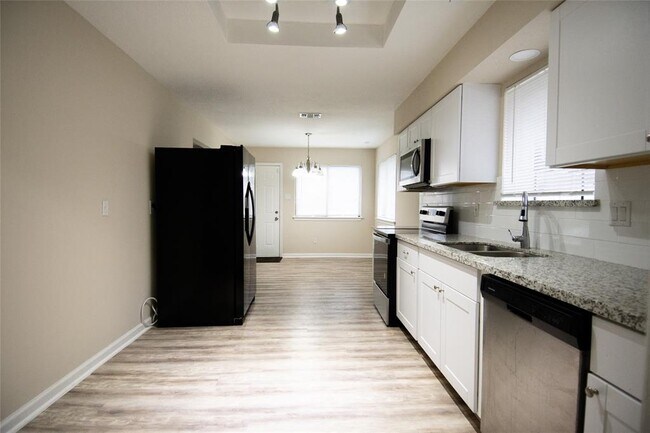 Foto del edificio - 9010 Arlington Forest Dr