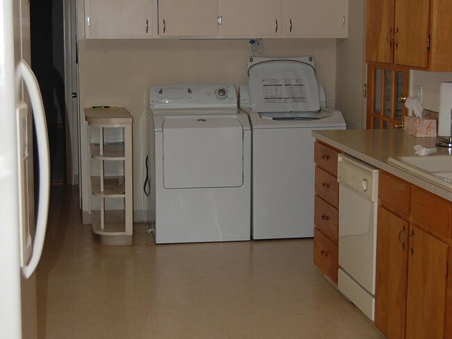 Foto del edificio - 1313 Springfield Dr