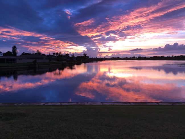 Building Photo - 544 SE 5th Ave