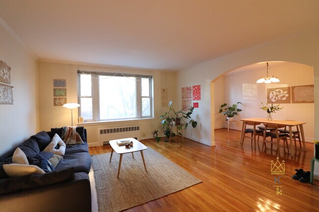 Building Photo - 1527 Beacon St