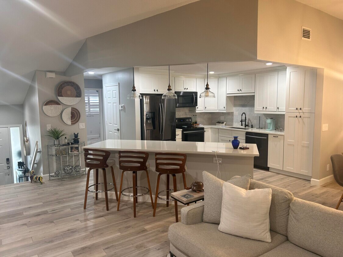Foto principal - 5710 Coach House Cir