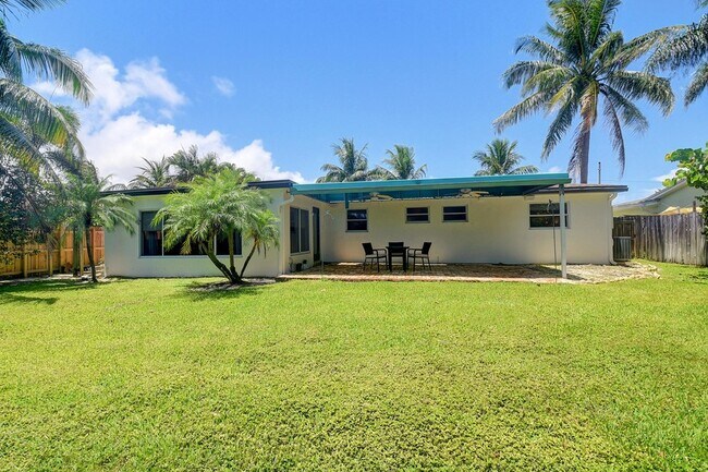 Foto del edificio - 334 NE 28th Rd