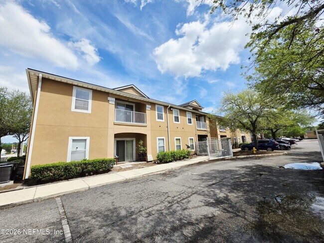 Foto del edificio - 9505 Armelle Way