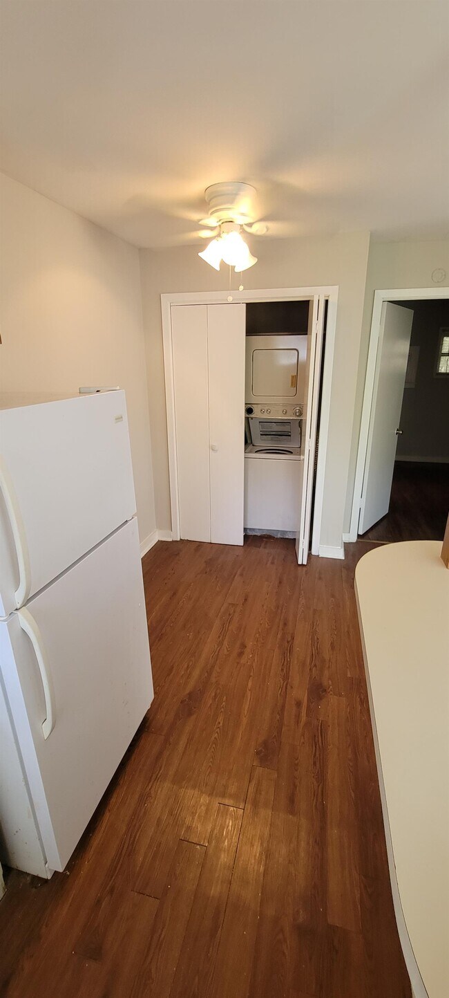 Building Photo - 1111 Greymont Ave