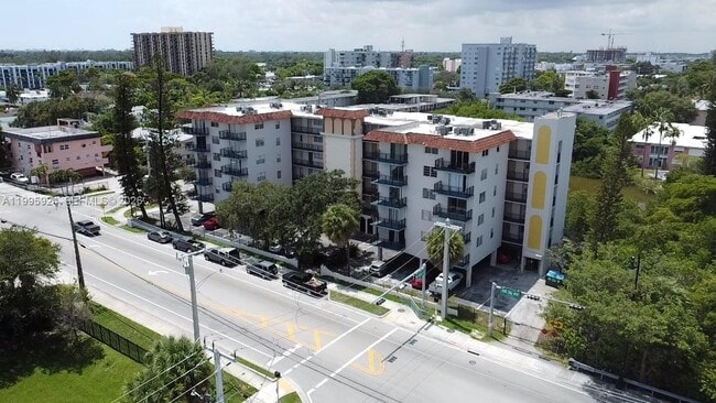 Foto del edificio - 12590 NE 16th Ave